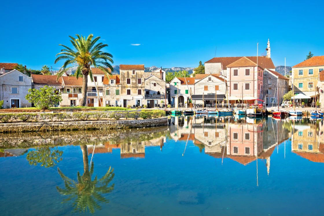 Ronilački centar Vrboska
